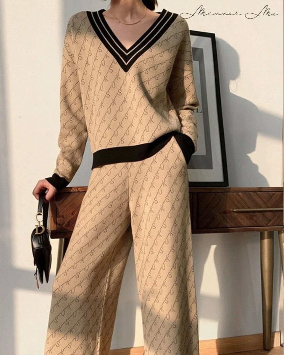 【動画あり】大ヒット!ロゴデザインVネックトップス&フレアパンツニットセットアップ 2色展開 - select store mirror me【動画あり】大ヒット!ロゴデザインVネックトップス&フレアパンツニットセットアップ 2色展開155607451mirror meselect store mirror me155607451ベージュS