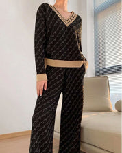 【動画あり】大ヒット!ロゴデザインVネックトップス&フレアパンツニットセットアップ 2色展開 - select store mirror me【動画あり】大ヒット!ロゴデザインVネックトップス&フレアパンツニットセットアップ 2色展開155607451mirror meselect store mirror me155607451ベージュS