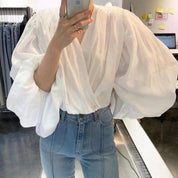 ランタンスリーブVネックスリットホワイトトップス - select store mirror meランタンスリーブVネックスリットホワイトトップス121585370mirror meselect store mirror me121585370S