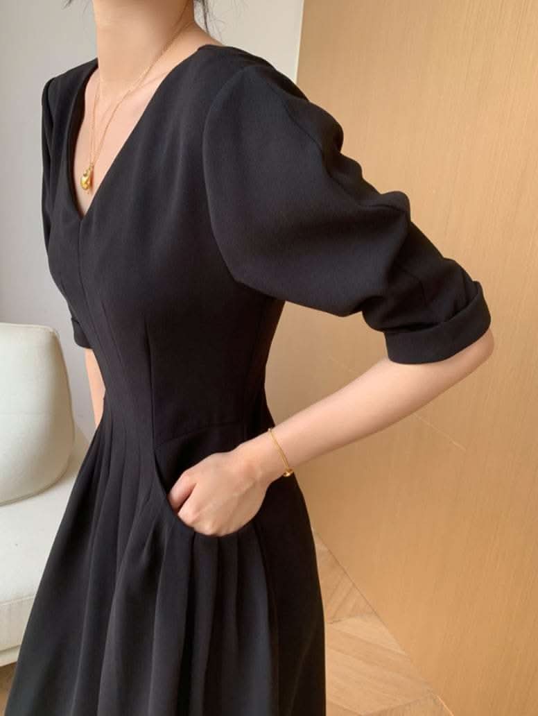 【動画あり】美ラインVネックシックブラックワンピース mirrorme