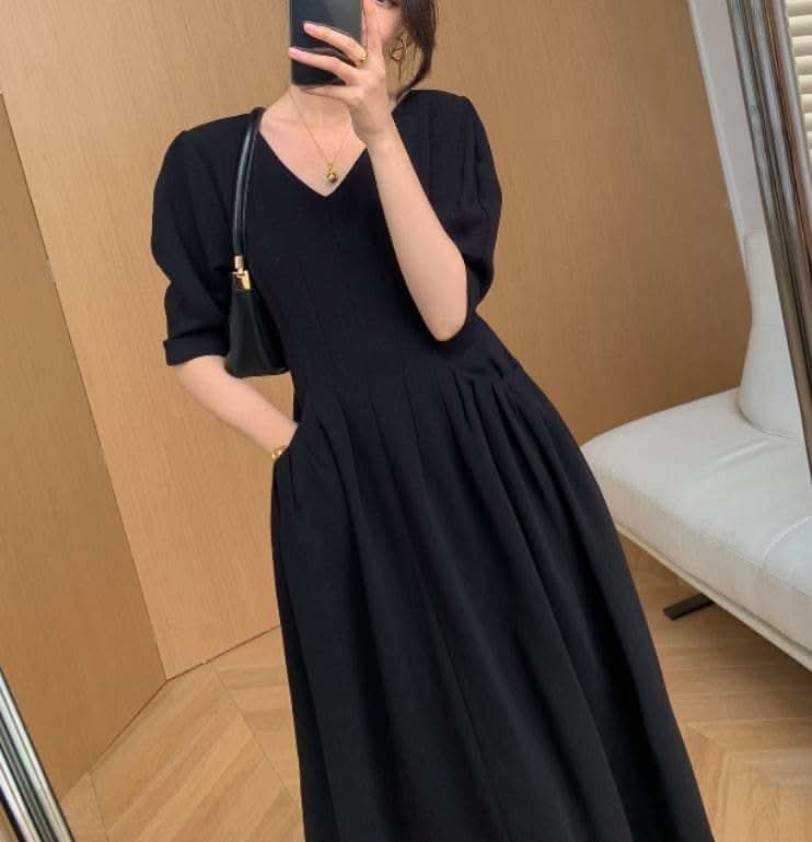 【動画あり】美ラインVネックシックブラックワンピース mirrorme