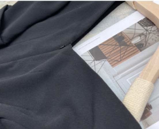 【動画あり】美ラインVネックシックブラックワンピース mirrorme