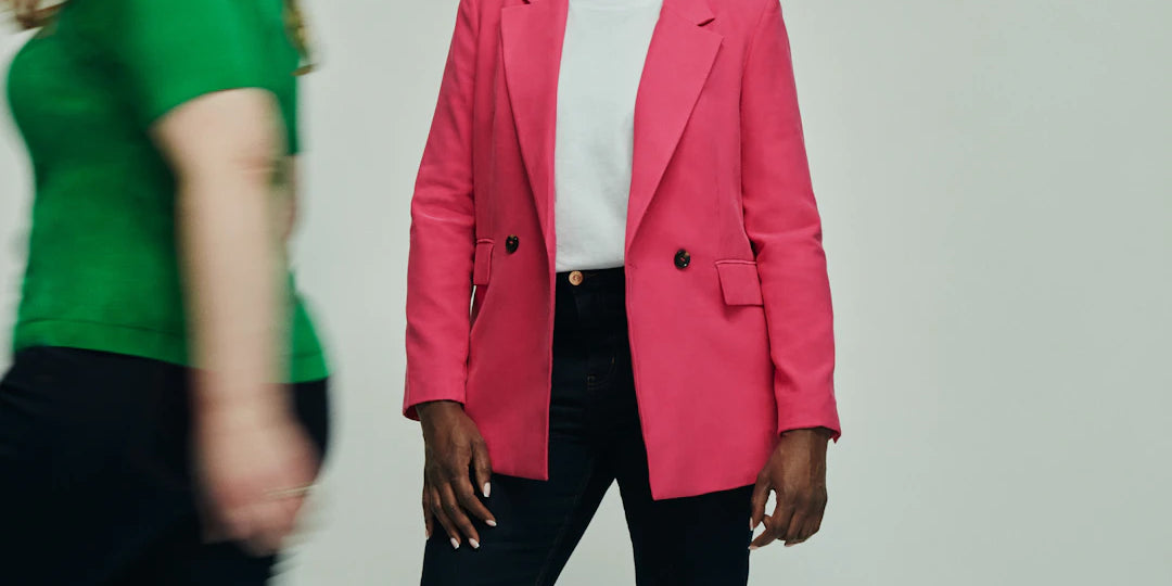 涼しげでトレンディなフリルトップス特集