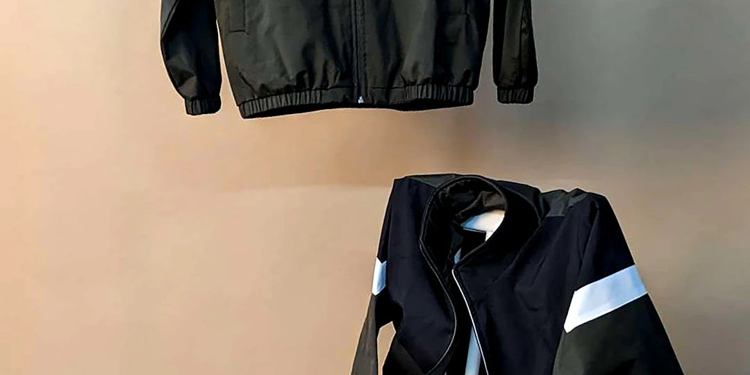 バックオープンデザインで魅せる大人カジュアルスタイル