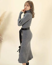 ＜残り１点！＞【動画あり】タートルネックふんわり美シルエットリブワンピース　２色展開 mirror me