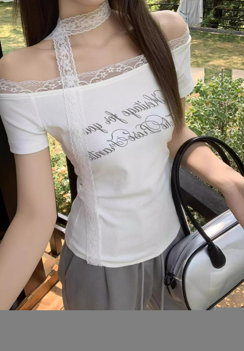 レースネックオフショルダートップス