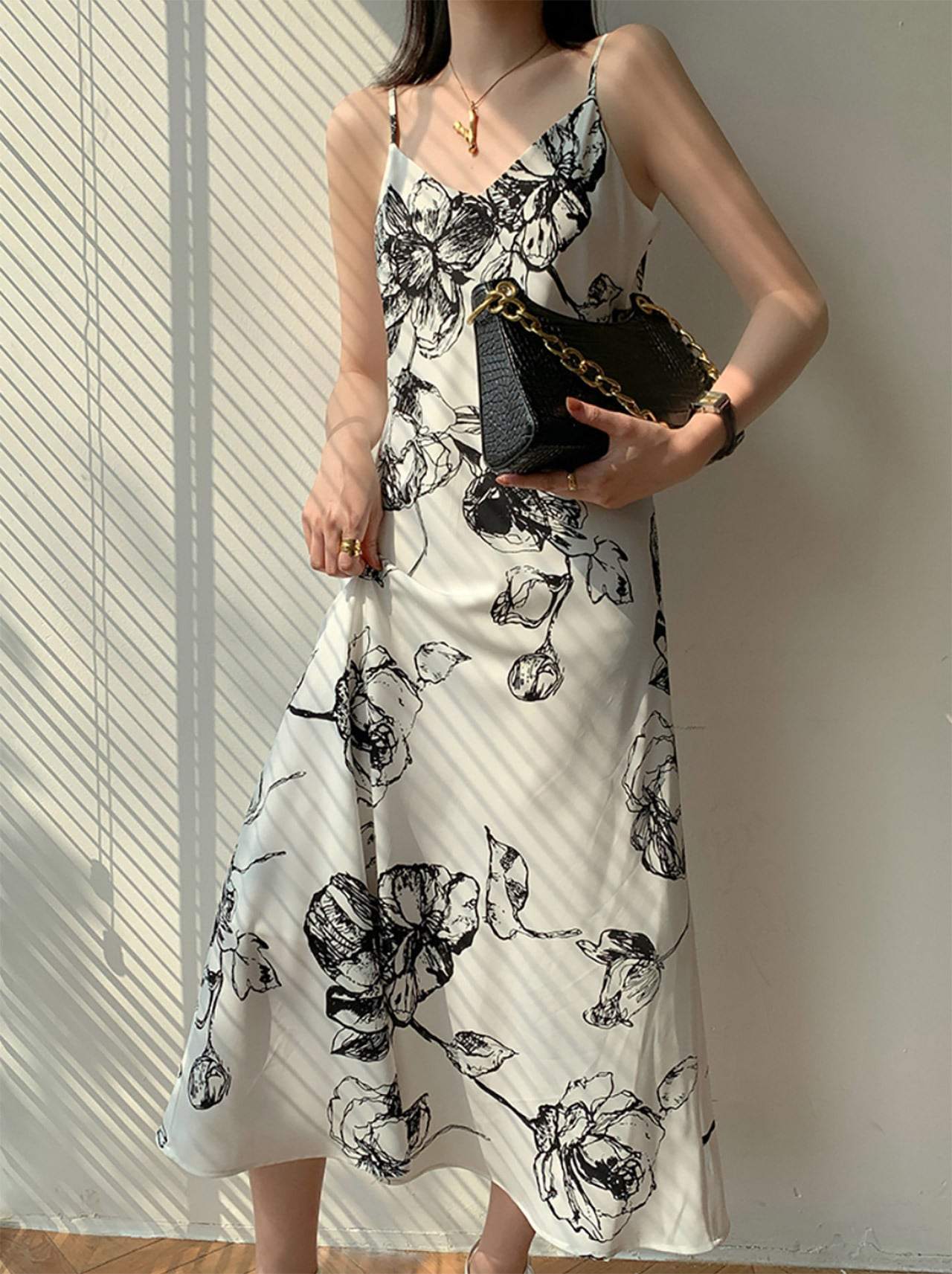 【動画あり】モノトーンカラーシックフラワーキャミソールワンピース - select store mirror me【動画あり】モノトーンカラーシックフラワーキャミソールワンピース113182700mirror meselect store mirror me113182700S