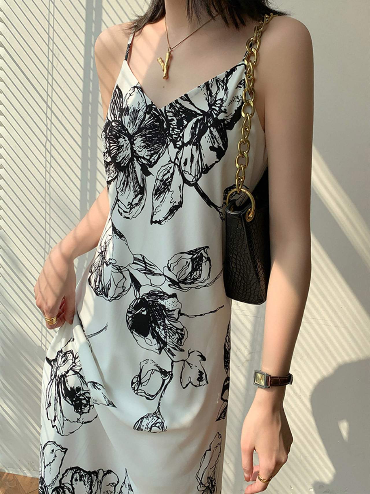【動画あり】モノトーンカラーシックフラワーキャミソールワンピース - select store mirror me【動画あり】モノトーンカラーシックフラワーキャミソールワンピース113182700mirror meselect store mirror me113182700S