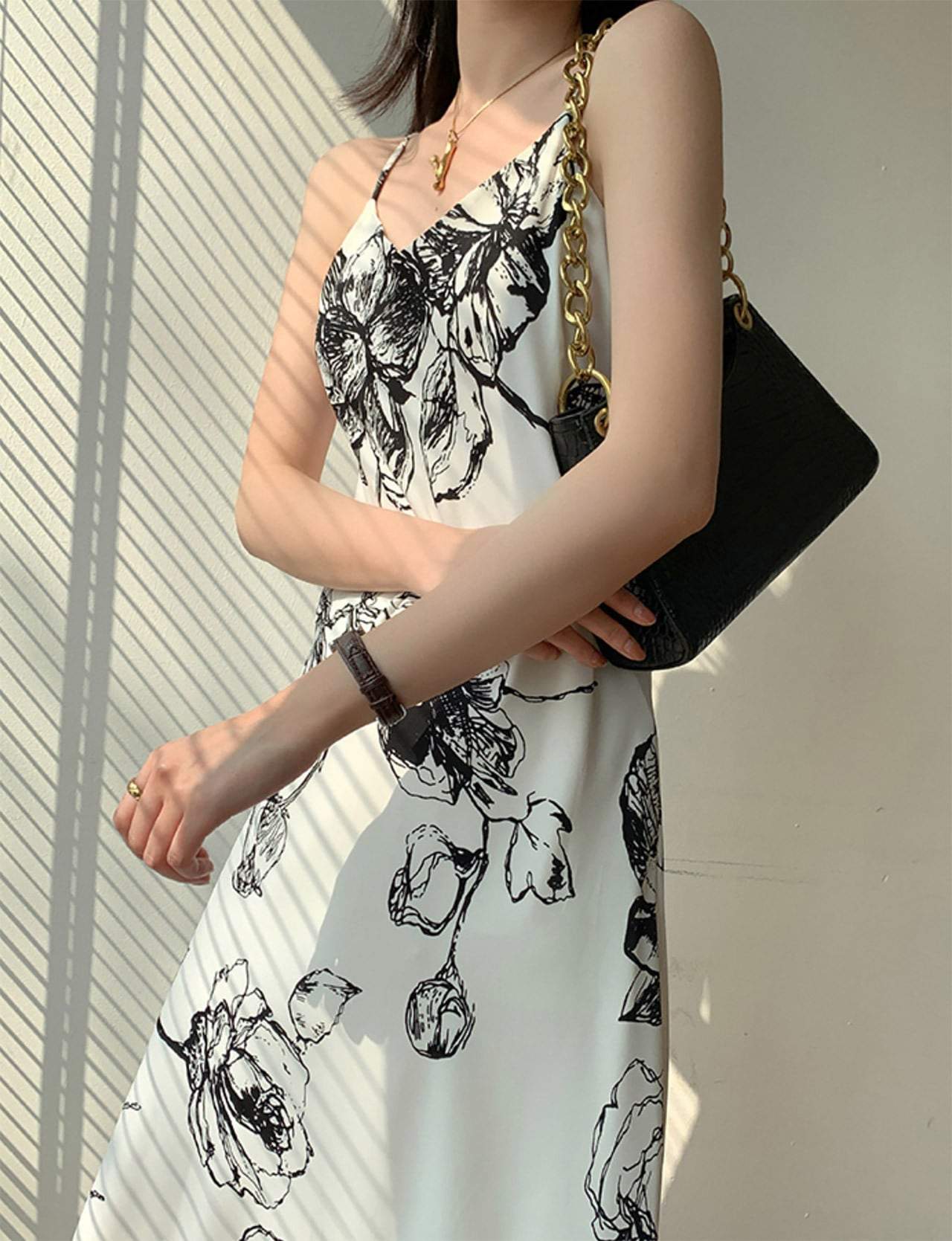 【動画あり】モノトーンカラーシックフラワーキャミソールワンピース - select store mirror me【動画あり】モノトーンカラーシックフラワーキャミソールワンピース113182700mirror meselect store mirror me113182700S