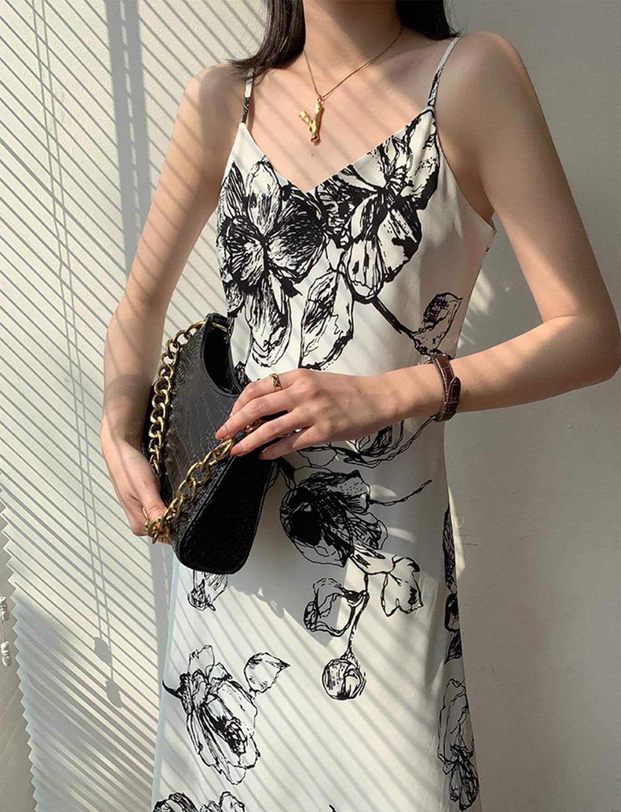 【動画あり】モノトーンカラーシックフラワーキャミソールワンピース - select store mirror me【動画あり】モノトーンカラーシックフラワーキャミソールワンピース113182700mirror meselect store mirror me113182700S