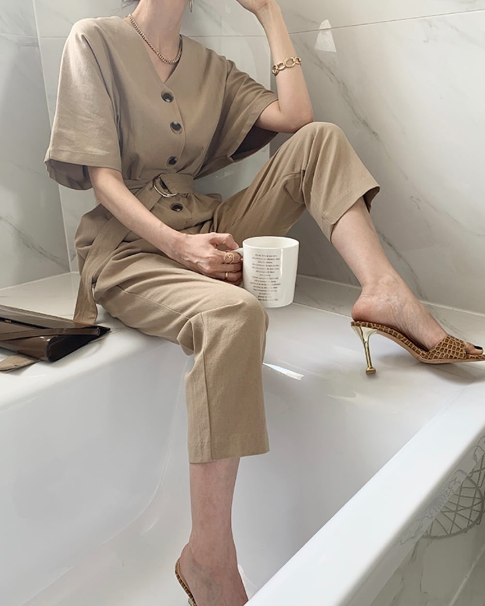 ＜１点即納＞ナチュラルボタンハイウエストベルトロンパース - select store mirror me＜１点即納＞ナチュラルボタンハイウエストベルトロンパースmirror meselect store mirror meフリーサイズ