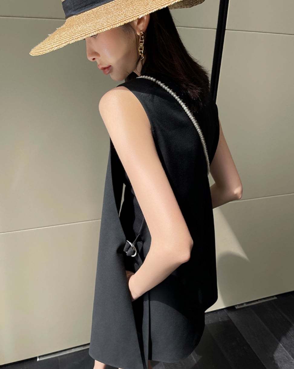 【動画あり】サイドスリットバックルブラックベスト - select store mirror me【動画あり】サイドスリットバックルブラックベスト132414680mirror meselect store mirror me132414680S