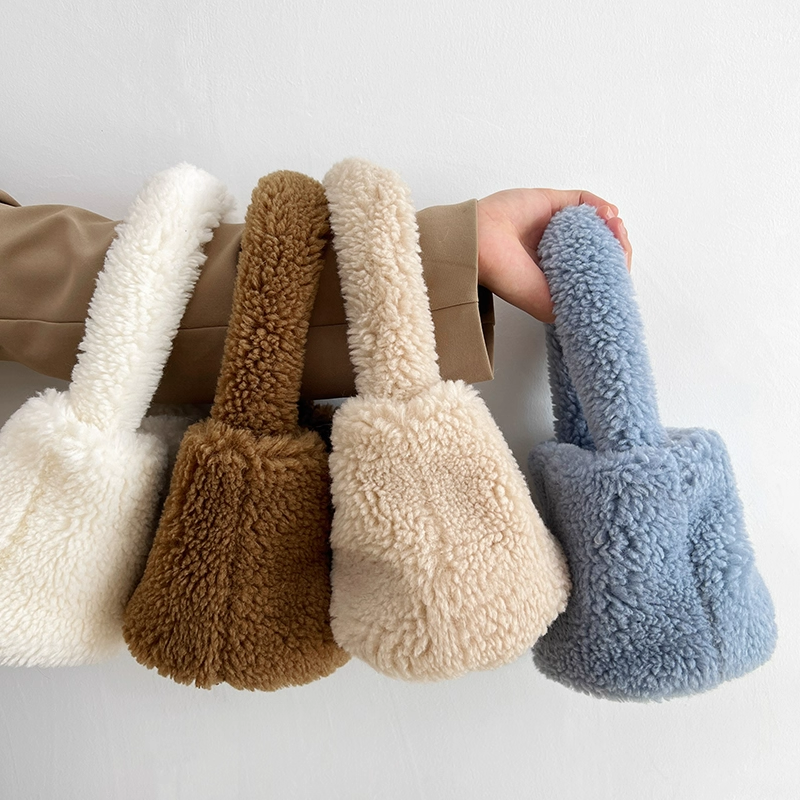 トレンドファーベアハンドバッグ　６色展開