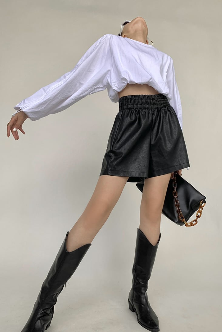 美シルエットブラックレザーハーフパンツ - select store mirror me美シルエットブラックレザーハーフパンツ189327876mirror meselect store mirror me189327876S