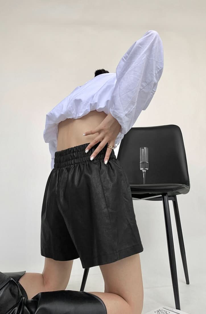 美シルエットブラックレザーハーフパンツ - select store mirror me美シルエットブラックレザーハーフパンツ189327876mirror meselect store mirror me189327876S