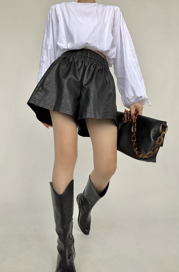 美シルエットブラックレザーハーフパンツ - select store mirror me美シルエットブラックレザーハーフパンツ189327876mirror meselect store mirror me189327876S