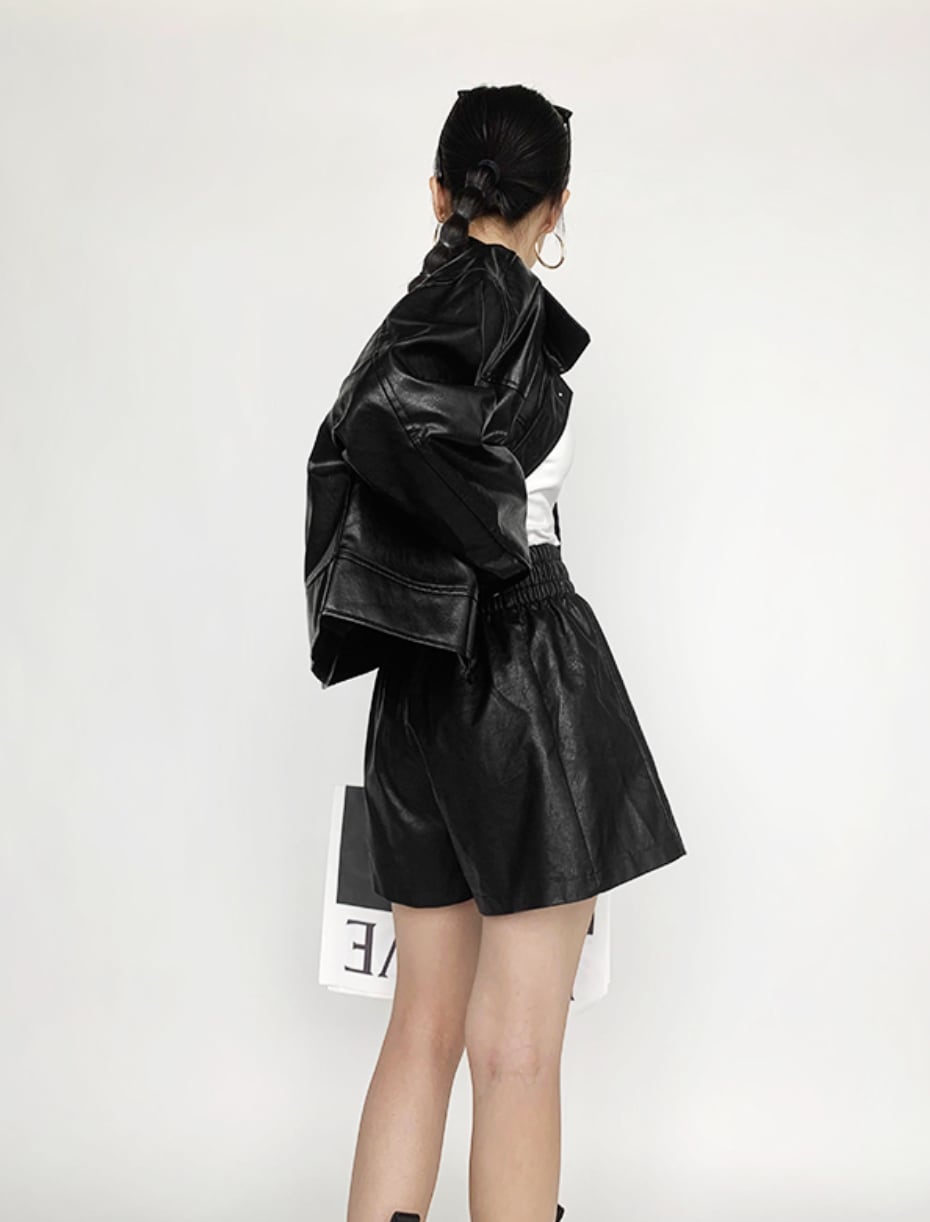 美シルエットブラックレザーハーフパンツ - select store mirror me美シルエットブラックレザーハーフパンツ189327876mirror meselect store mirror me189327876S
