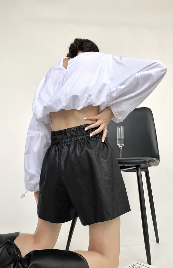 美シルエットブラックレザーハーフパンツ - select store mirror me美シルエットブラックレザーハーフパンツ189327876mirror meselect store mirror me189327876S