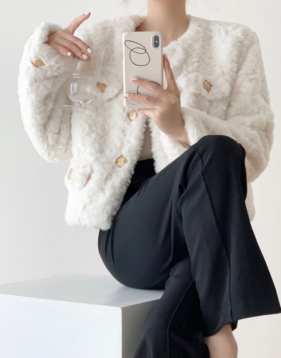 モコファーゴールドボタンノーカラージャケット - select store mirror meモコファーゴールドボタンノーカラージャケット195230851mirror meselect store mirror me195230851S