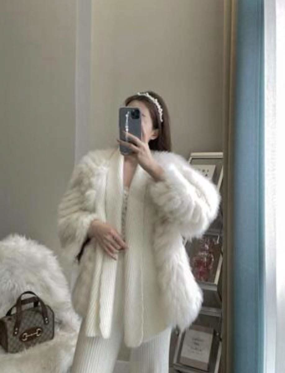 【動画あり】リブニット切り替えボリュームファーコート　２色展開 - select store mirror me【動画あり】リブニット切り替えボリュームファーコート　２色展開152259171mirror meselect store mirror me152259171ホワイト S