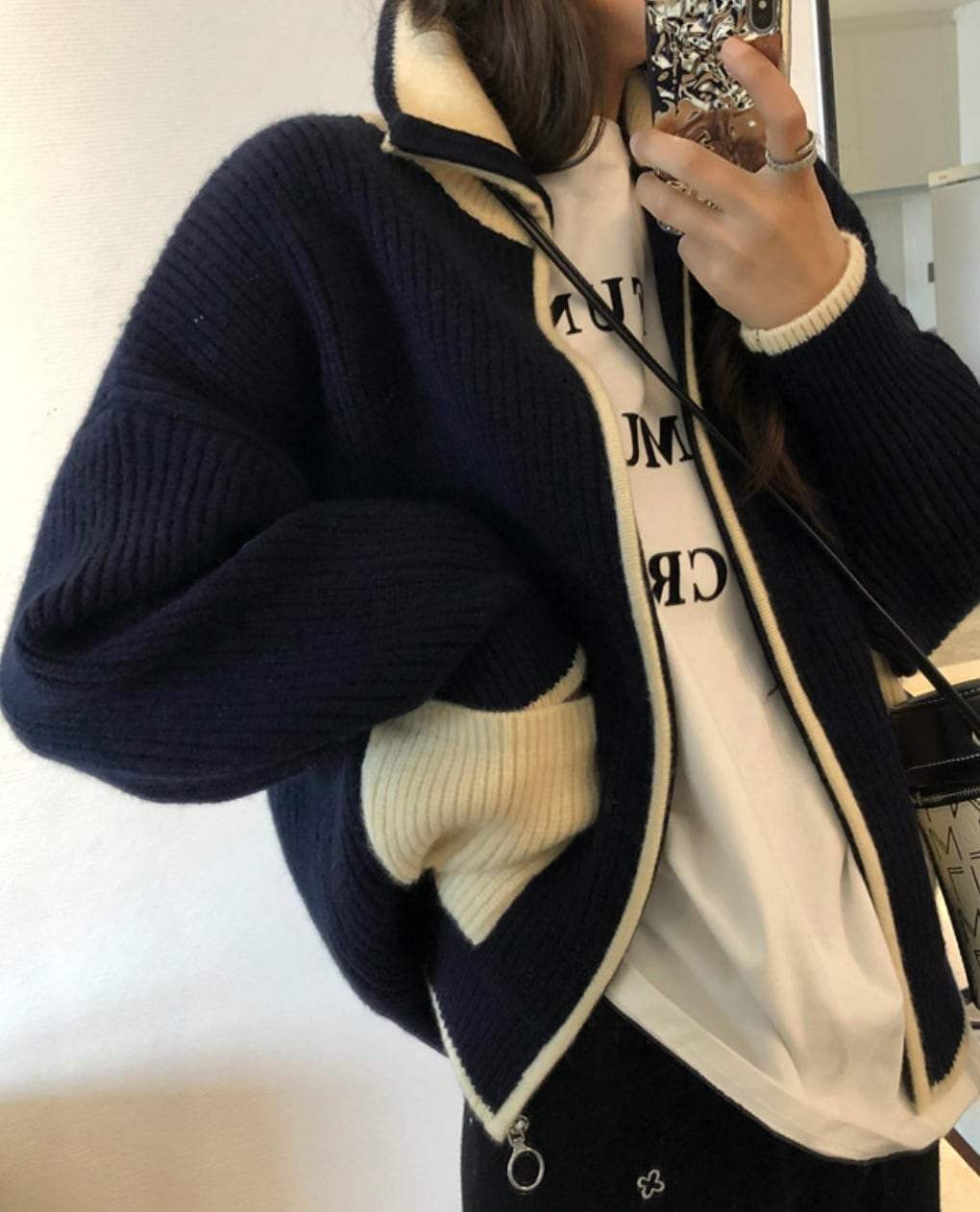 【動画あり】コントラストカラーフロントジップハイネックパーカー　２色展開 - select store mirror me【動画あり】コントラストカラーフロントジップハイネックパーカー　２色展開160874769mirror meselect store mirror me160874769クリームホワイト