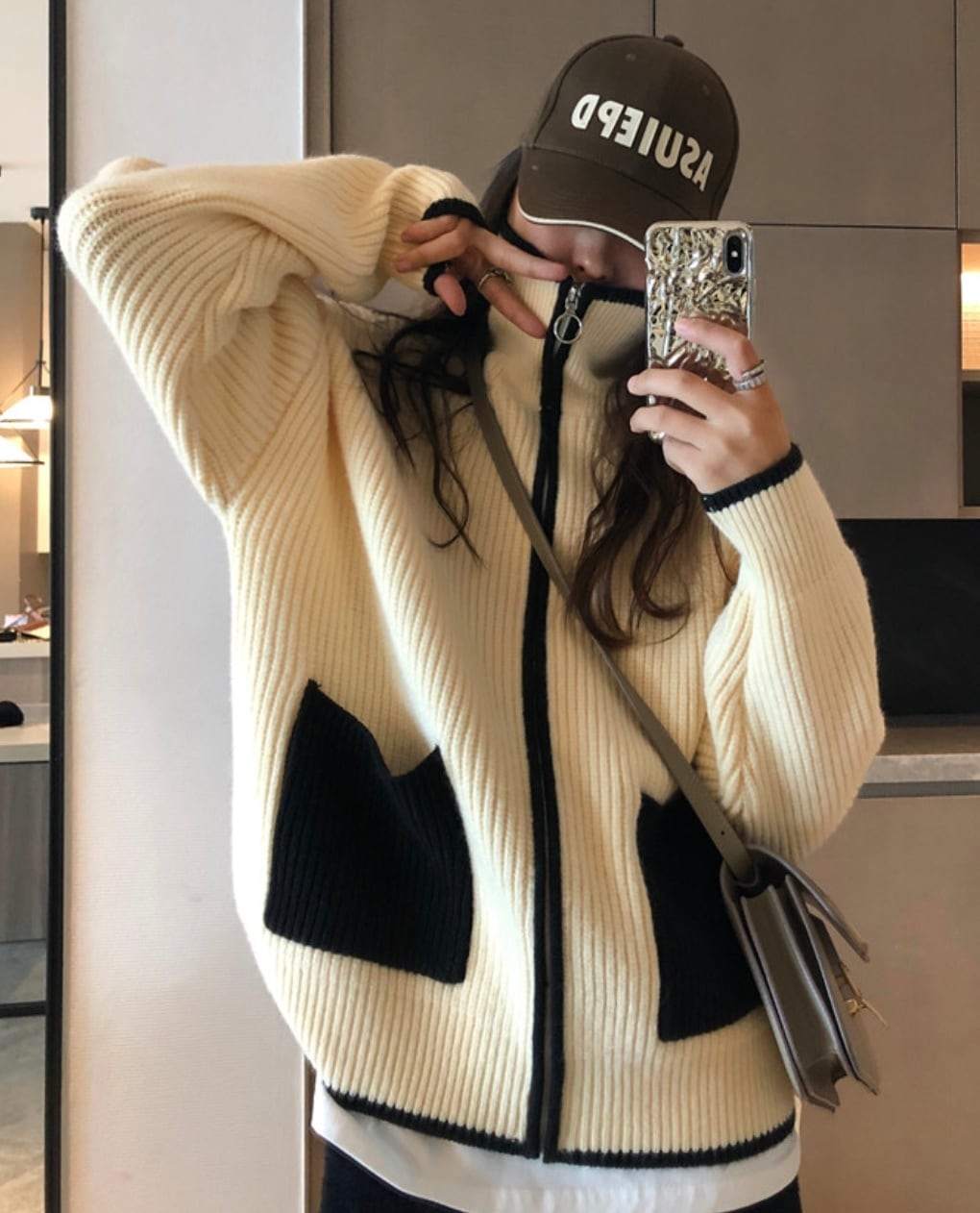 【動画あり】コントラストカラーフロントジップハイネックパーカー　２色展開 - select store mirror me【動画あり】コントラストカラーフロントジップハイネックパーカー　２色展開160874769mirror meselect store mirror me160874769クリームホワイト