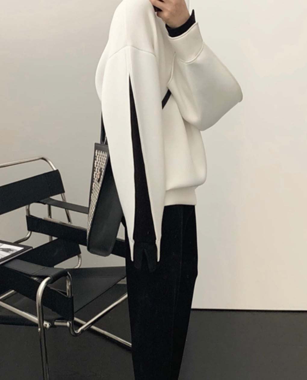 【動画あり】ダイバー素材デザインスリーブ上質ワイドトップス 　２色展開 - select store mirror me【動画あり】ダイバー素材デザインスリーブ上質ワイドトップス 　２色展開163142519mirror meselect store mirror me163142519ホワイトXS