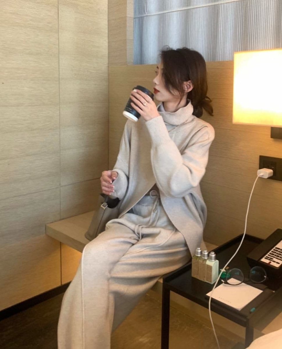 【動画あり】ビッグスリットトップス＆パンツセットアップ　２色展開 - select store mirror me【動画あり】ビッグスリットトップス＆パンツセットアップ　２色展開163468911mirror meselect store mirror me163468911オフホワイト