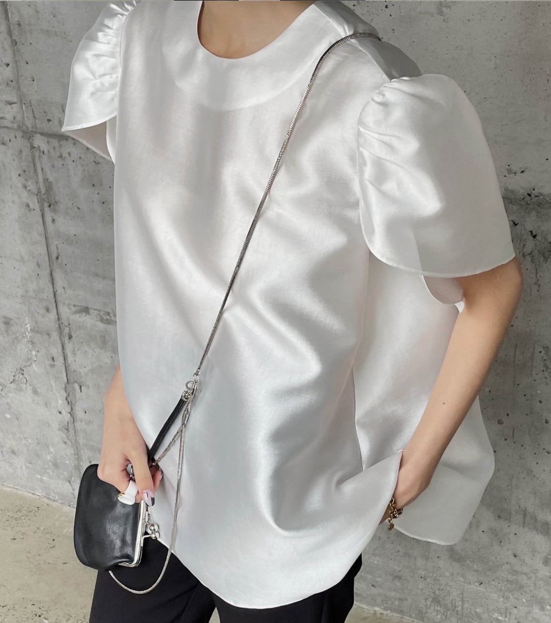 パフスリーブ光沢トップス　２色展開 - select store mirror meパフスリーブ光沢トップス　２色展開176284043mirror meselect store mirror me176284043ホワイト