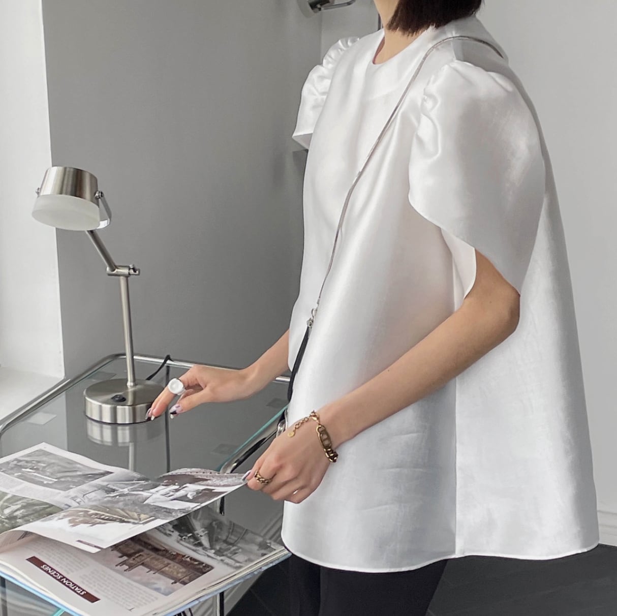 パフスリーブ光沢トップス　２色展開 - select store mirror meパフスリーブ光沢トップス　２色展開176284043mirror meselect store mirror me176284043ホワイト