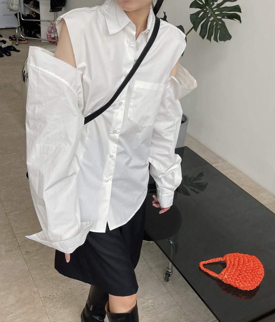 【動画あり】カットショルダーロングスリーブシャツ　２色展開 - select store mirror me【動画あり】カットショルダーロングスリーブシャツ　２色展開180843365mirror meselect store mirror me180843365ホワイト