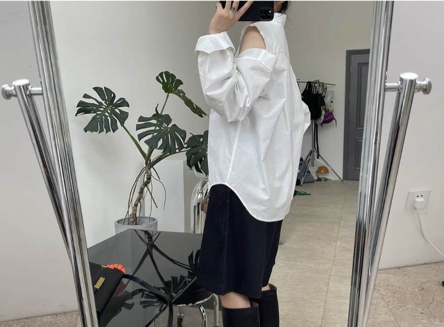 【動画あり】カットショルダーロングスリーブシャツ　２色展開 - select store mirror me【動画あり】カットショルダーロングスリーブシャツ　２色展開180843365mirror meselect store mirror me180843365ホワイト