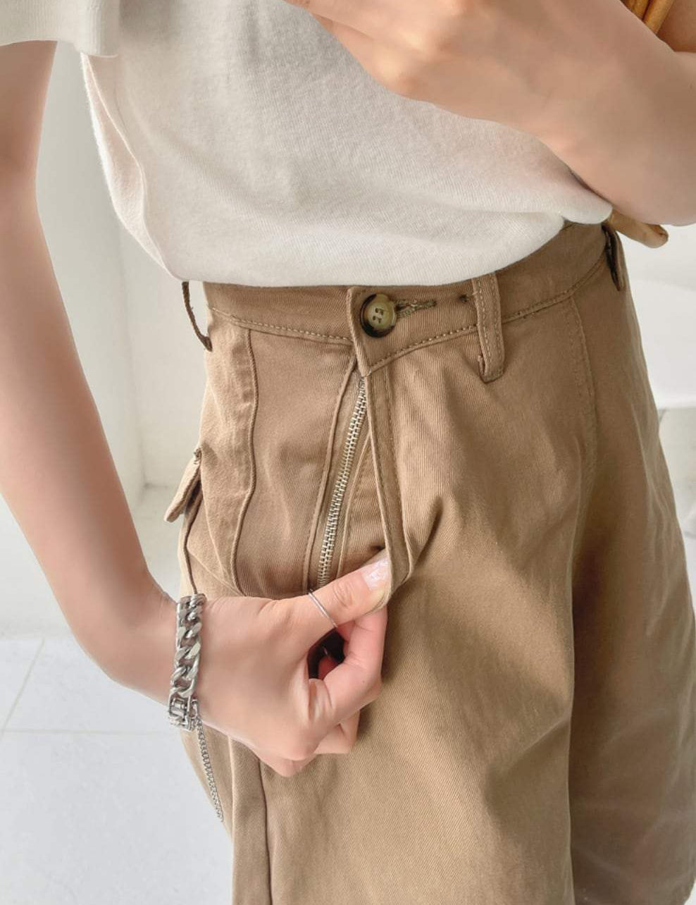 ＜サイズ展開豊富＞【動画あり】美シルエットマニッシュハーフパンツ　２色展開 - select store mirror me＜サイズ展開豊富＞【動画あり】美シルエットマニッシュハーフパンツ　２色展開186092393mirror meselect store mirror me186092393ベージュS