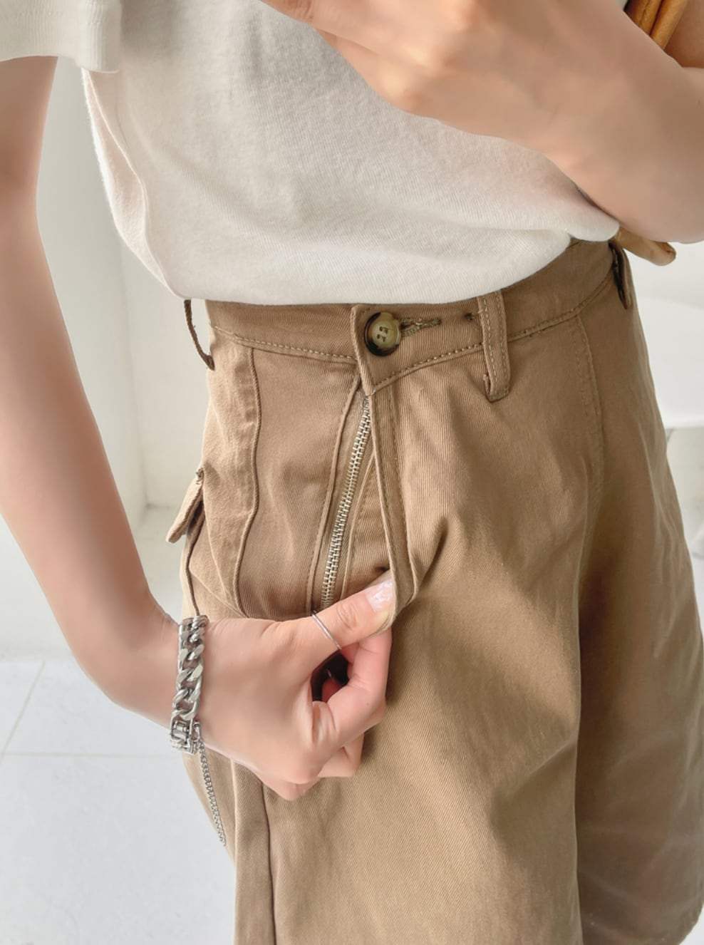 ＜サイズ展開豊富＞【動画あり】美シルエットマニッシュハーフパンツ　２色展開 - select store mirror me＜サイズ展開豊富＞【動画あり】美シルエットマニッシュハーフパンツ　２色展開186092393mirror meselect store mirror me186092393ベージュS