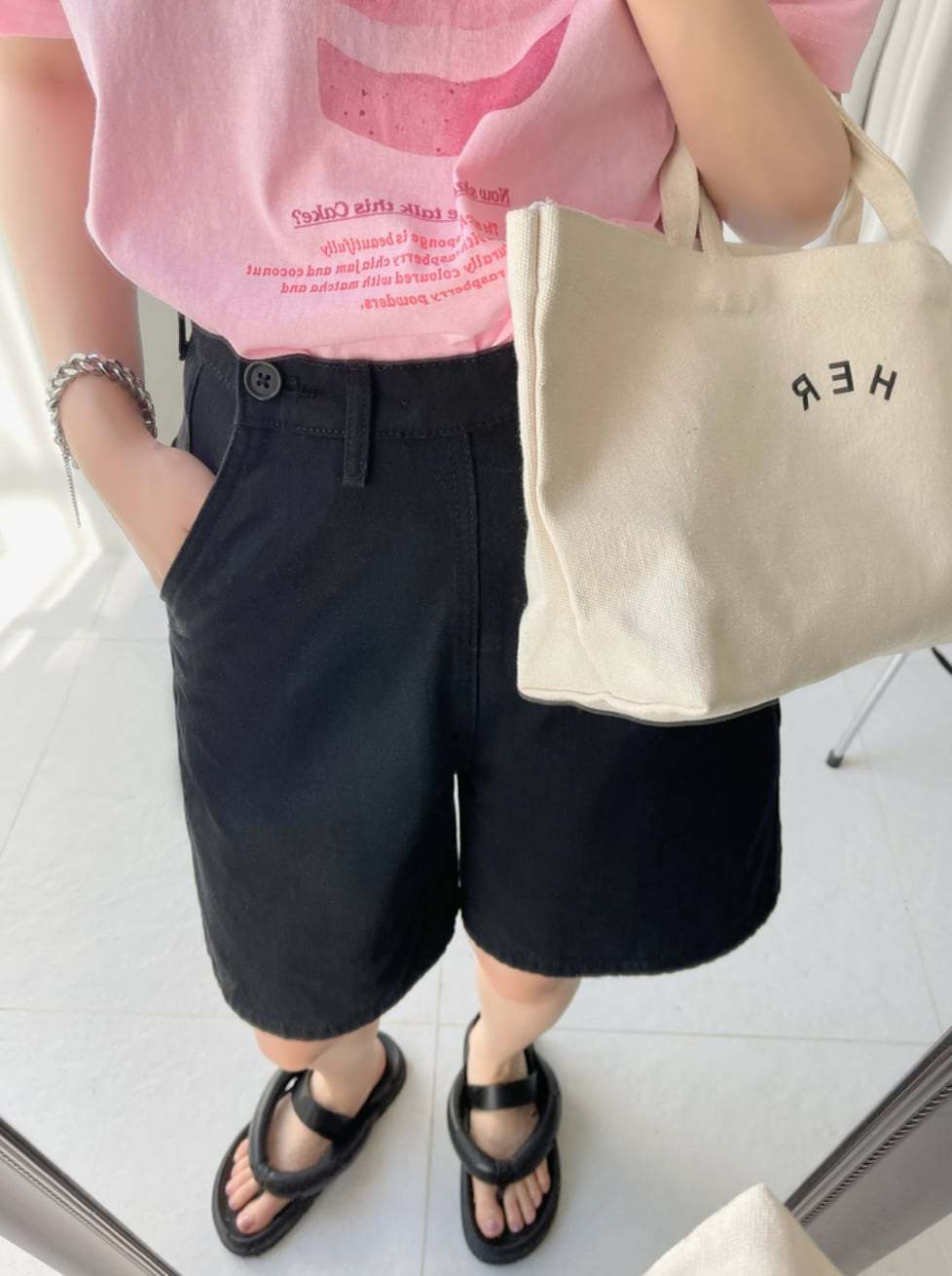＜サイズ展開豊富＞【動画あり】美シルエットマニッシュハーフパンツ　２色展開 - select store mirror me＜サイズ展開豊富＞【動画あり】美シルエットマニッシュハーフパンツ　２色展開186092393mirror meselect store mirror me186092393ベージュS