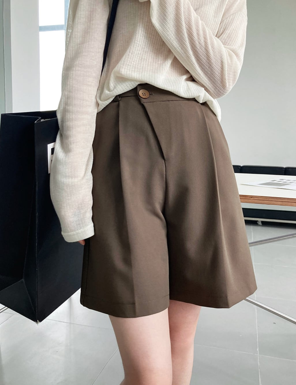 【動画あり】美シルエットマニッシュハーフパンツ　２色展開 - select store mirror me【動画あり】美シルエットマニッシュハーフパンツ　２色展開190035742mirror meselect store mirror me190035742ブラウンS