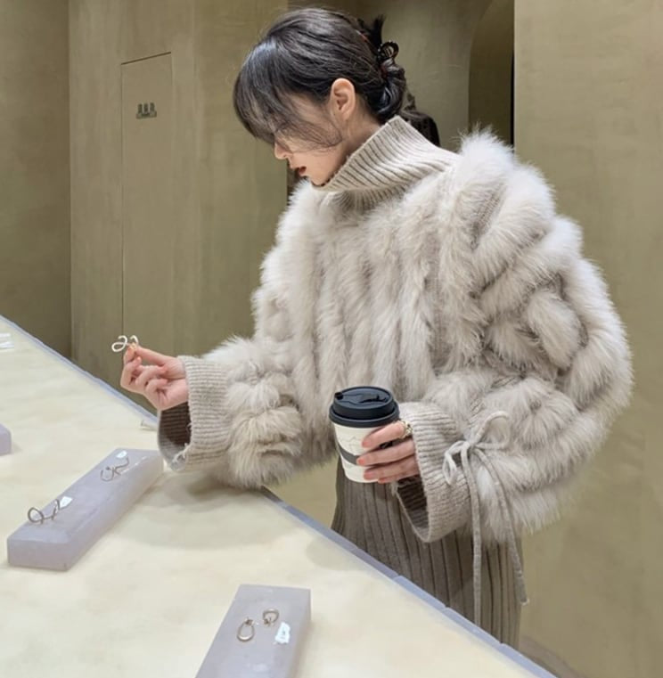 高品質フォックスファークロップドニットトップス　２色展開 - select store mirror me高品質フォックスファークロップドニットトップス　２色展開194871875mirror meselect store mirror me194871875ホワイト