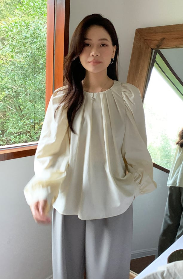【動画あり】シェーリングパフロングスリーブブラウス　２色展開 - select store mirror me【動画あり】シェーリングパフロングスリーブブラウス　２色展開200252157mirror meselect store mirror me200252157ホワイト