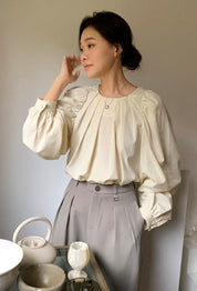 【動画あり】シェーリングパフロングスリーブブラウス　２色展開 - select store mirror me【動画あり】シェーリングパフロングスリーブブラウス　２色展開200252157mirror meselect store mirror me200252157ホワイト