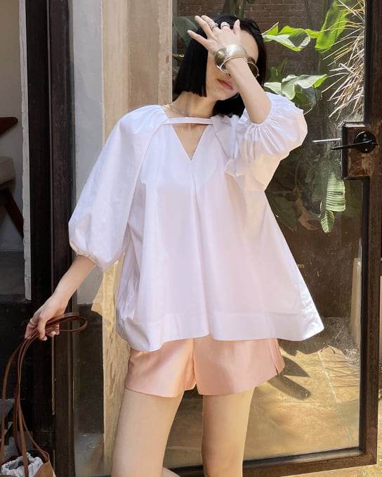 【動画あり】トライアングルカットフロントブラウス　２色展開 - select store mirror me【動画あり】トライアングルカットフロントブラウス　２色展開206850960mirror meselect store mirror me206850960ホワイト