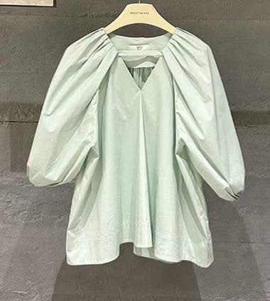 【動画あり】トライアングルカットフロントブラウス　２色展開 - select store mirror me【動画あり】トライアングルカットフロントブラウス　２色展開206850960mirror meselect store mirror me206850960ホワイト