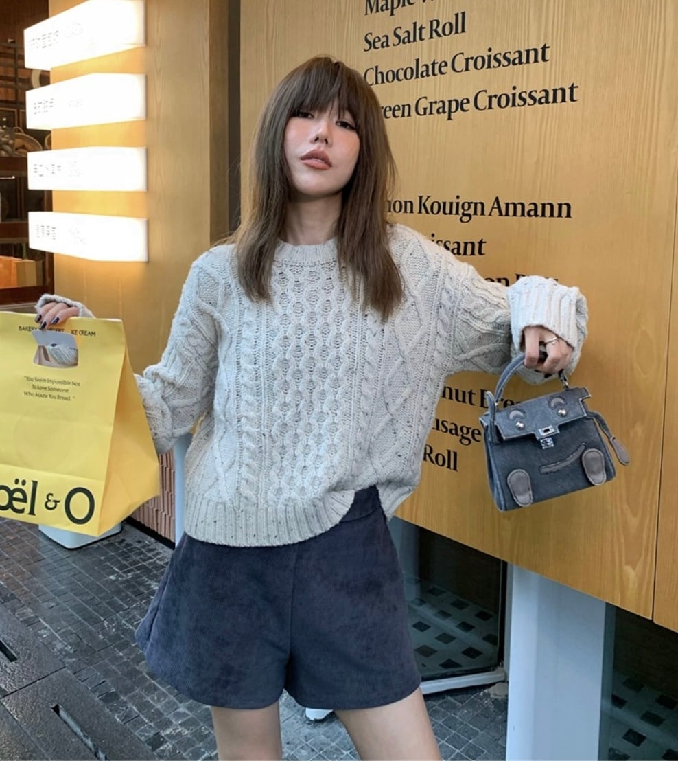 【動画あり】ケーブルミディアムニットセーター　２色展開 - select store mirror me【動画あり】ケーブルミディアムニットセーター　２色展開218998823mirror meselect store mirror me218998823アイボリー