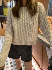 【動画あり】ケーブルミディアムニットセーター　２色展開 - select store mirror me【動画あり】ケーブルミディアムニットセーター　２色展開218998823mirror meselect store mirror me218998823アイボリー