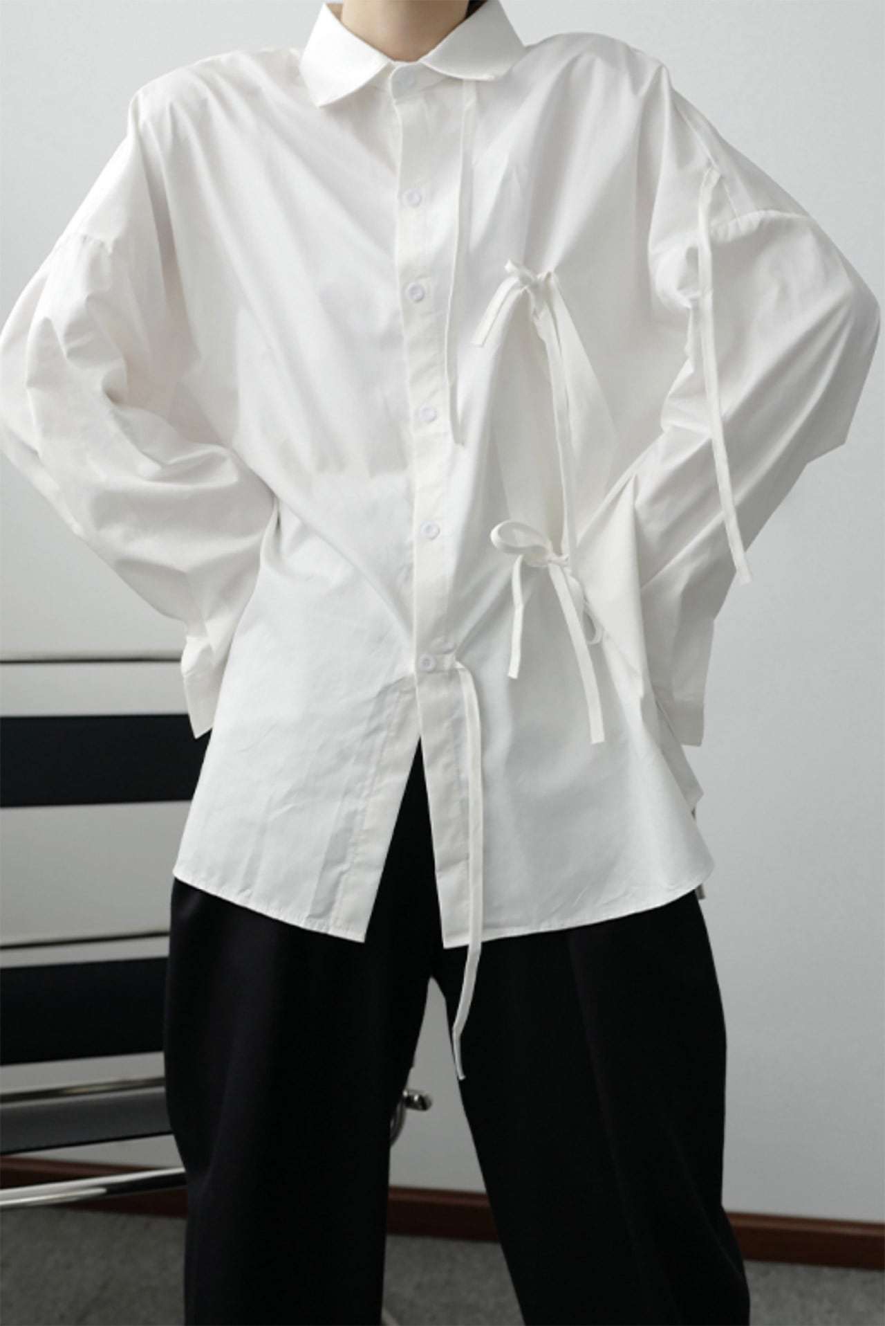 【サイズ展開豊富】アシンメトリーデザイン華奢リボンユニークシャツ　２色展開 - select store mirror me【サイズ展開豊富】アシンメトリーデザイン華奢リボンユニークシャツ　２色展開91329790mirror meselect store mirror me91329790ホワイト S
