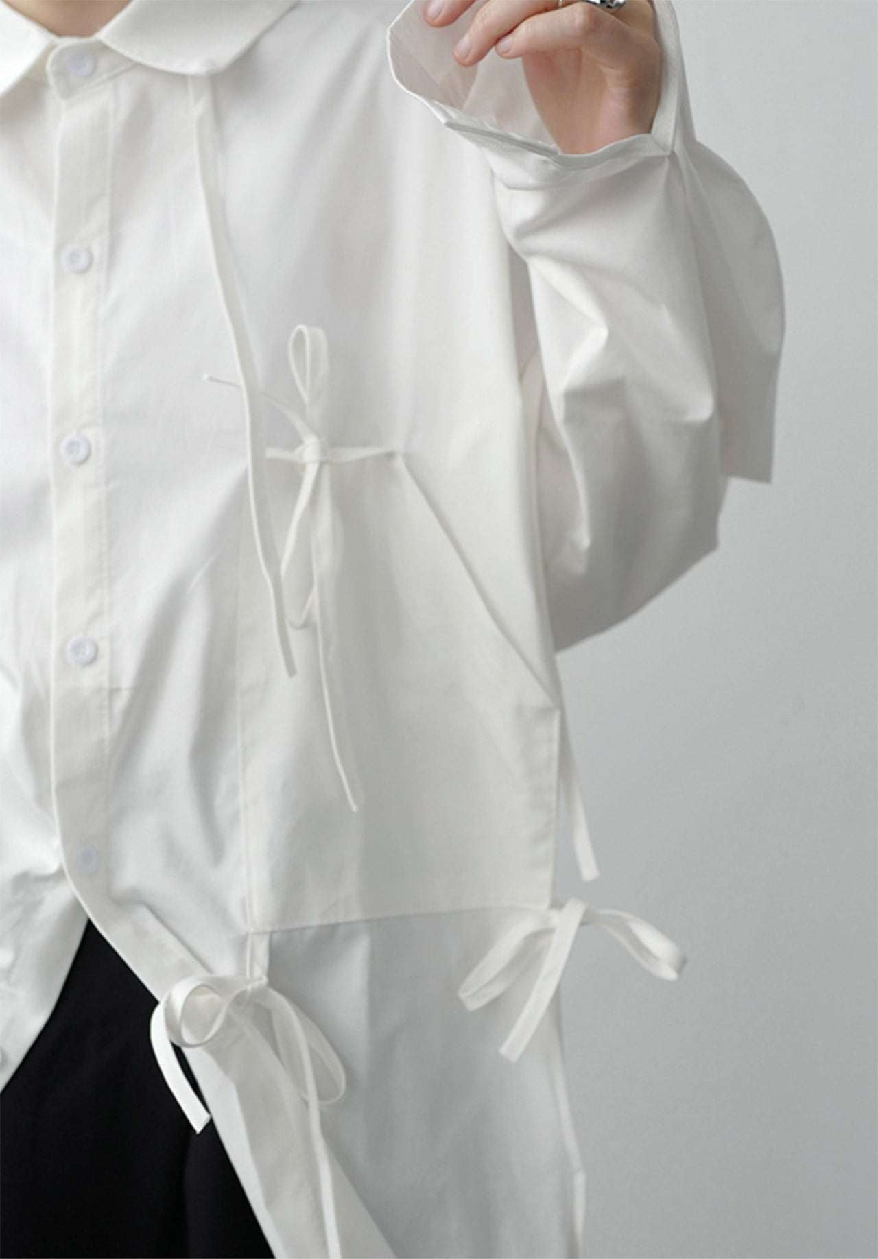 【サイズ展開豊富】アシンメトリーデザイン華奢リボンユニークシャツ　２色展開 - select store mirror me【サイズ展開豊富】アシンメトリーデザイン華奢リボンユニークシャツ　２色展開91329790mirror meselect store mirror me91329790ホワイト S