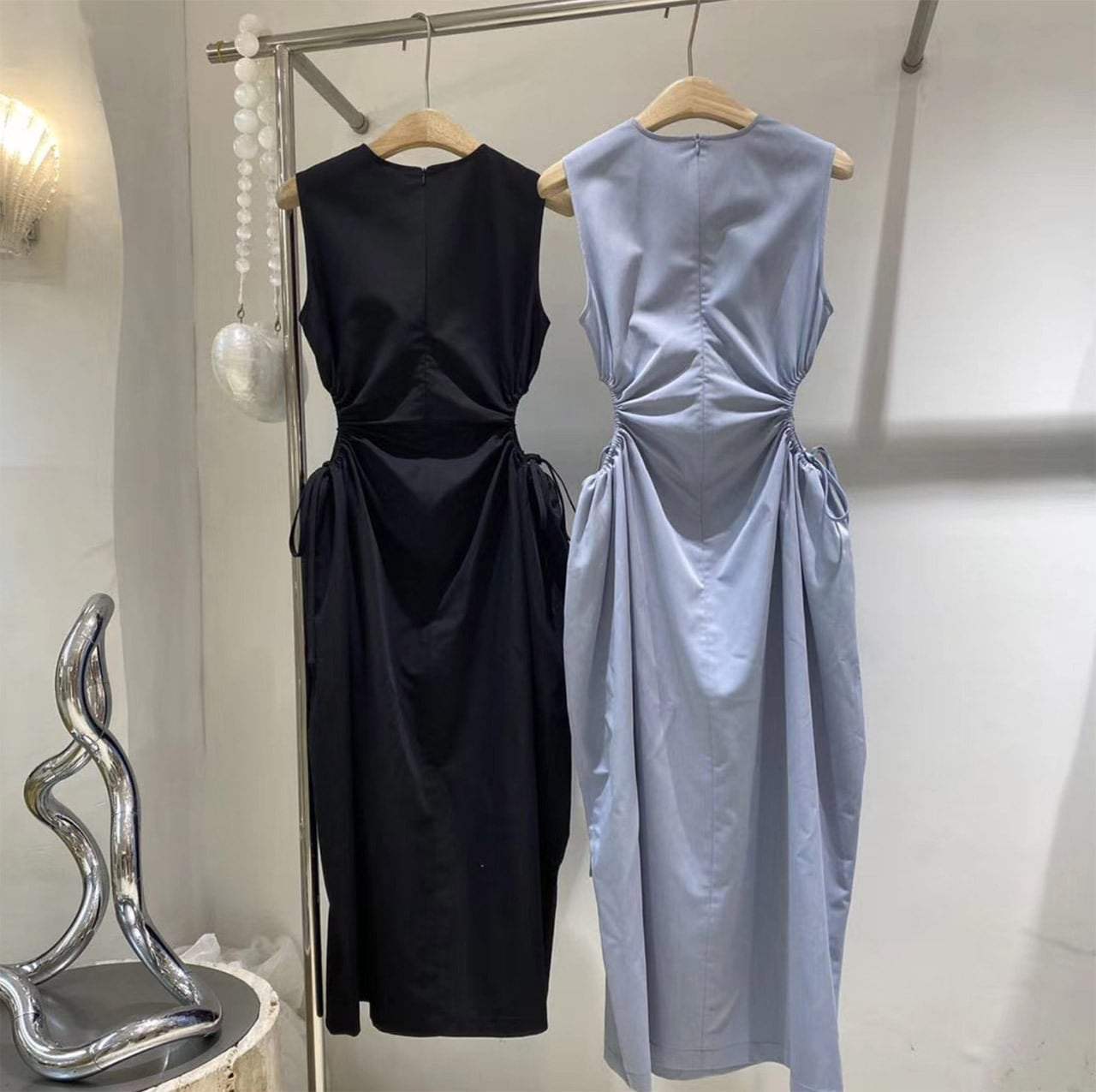 【動画あり】ウエストギャザーカットリボンノースリーブワンピース　２色展開 - select store mirror me【動画あり】ウエストギャザーカットリボンノースリーブワンピース　２色展開97427949mirror meselect store mirror me97427949くすみブルー S