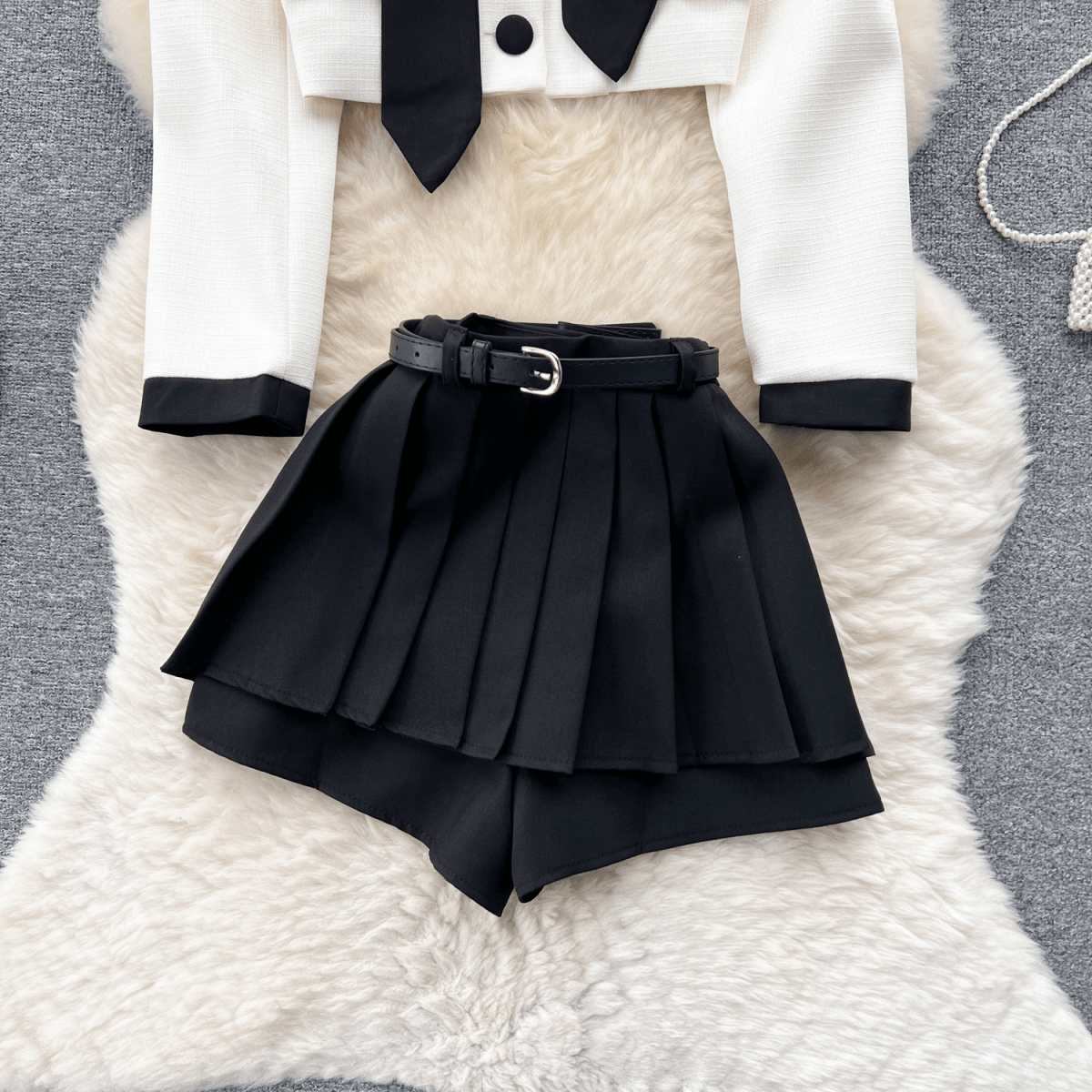 フェミニンリボンセットアップ　2色展開 - select store mirror meフェミニンリボンセットアップ　2色展開select store mirror meselect store mirror meブラックジャケット＆ホワイトパンツ　S