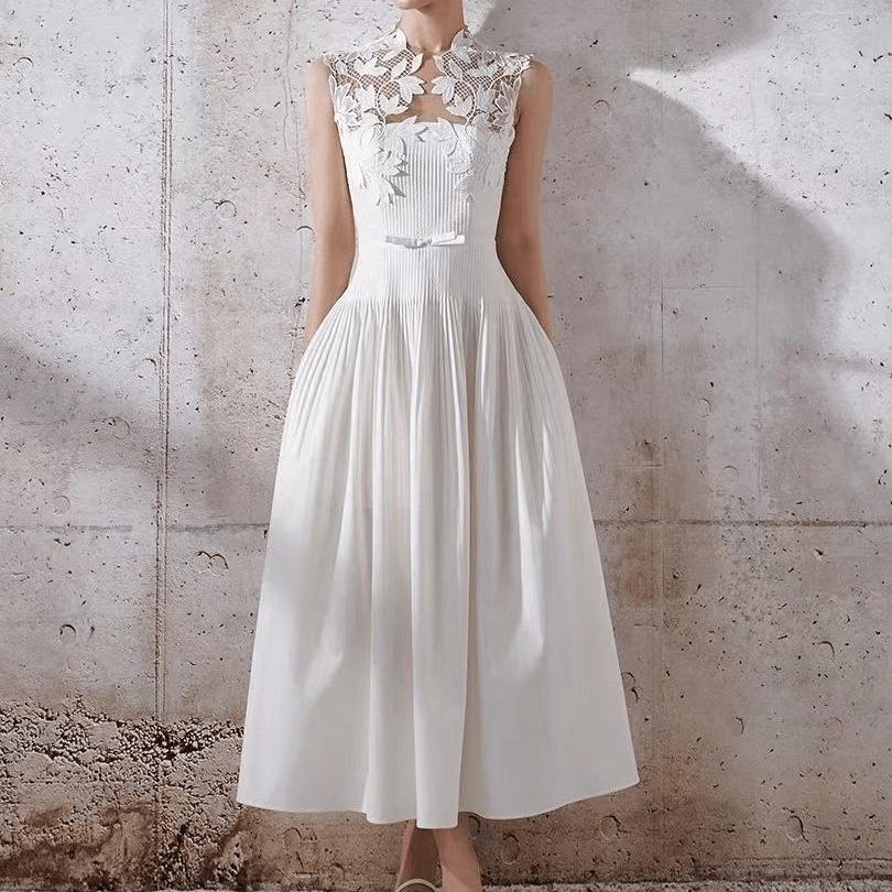 【2025春夏新作】繊細レース　プリーツタック ホワイトワンピース - select store mirror me【2025春夏新作】繊細レース　プリーツタック ホワイトワンピースselect store mirror meselect store mirror meS