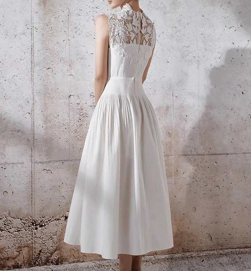 【2025春夏新作】繊細レース　プリーツタック ホワイトワンピース - select store mirror me【2025春夏新作】繊細レース　プリーツタック ホワイトワンピースselect store mirror meselect store mirror meS