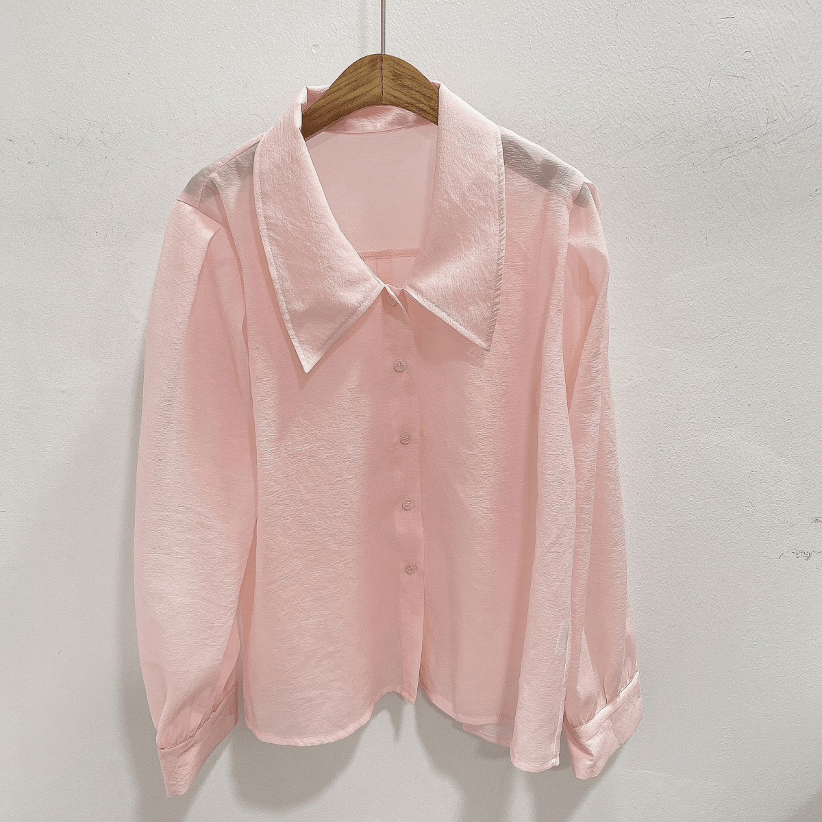 【2025春夏新作】フェミニンシアーシャツ　2色展開 - select store mirror me【2025春夏新作】フェミニンシアーシャツ　2色展開select store mirror meselect store mirror meブラック